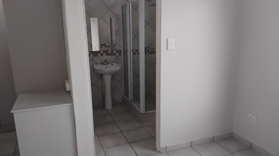 To Let 2 Bedroom Property for Rent in Myburgh Park Western Cape